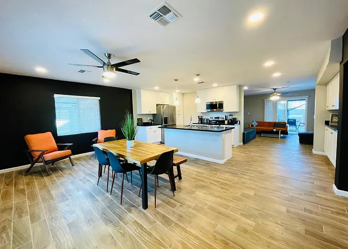 Modern Midtown Home-unit A *